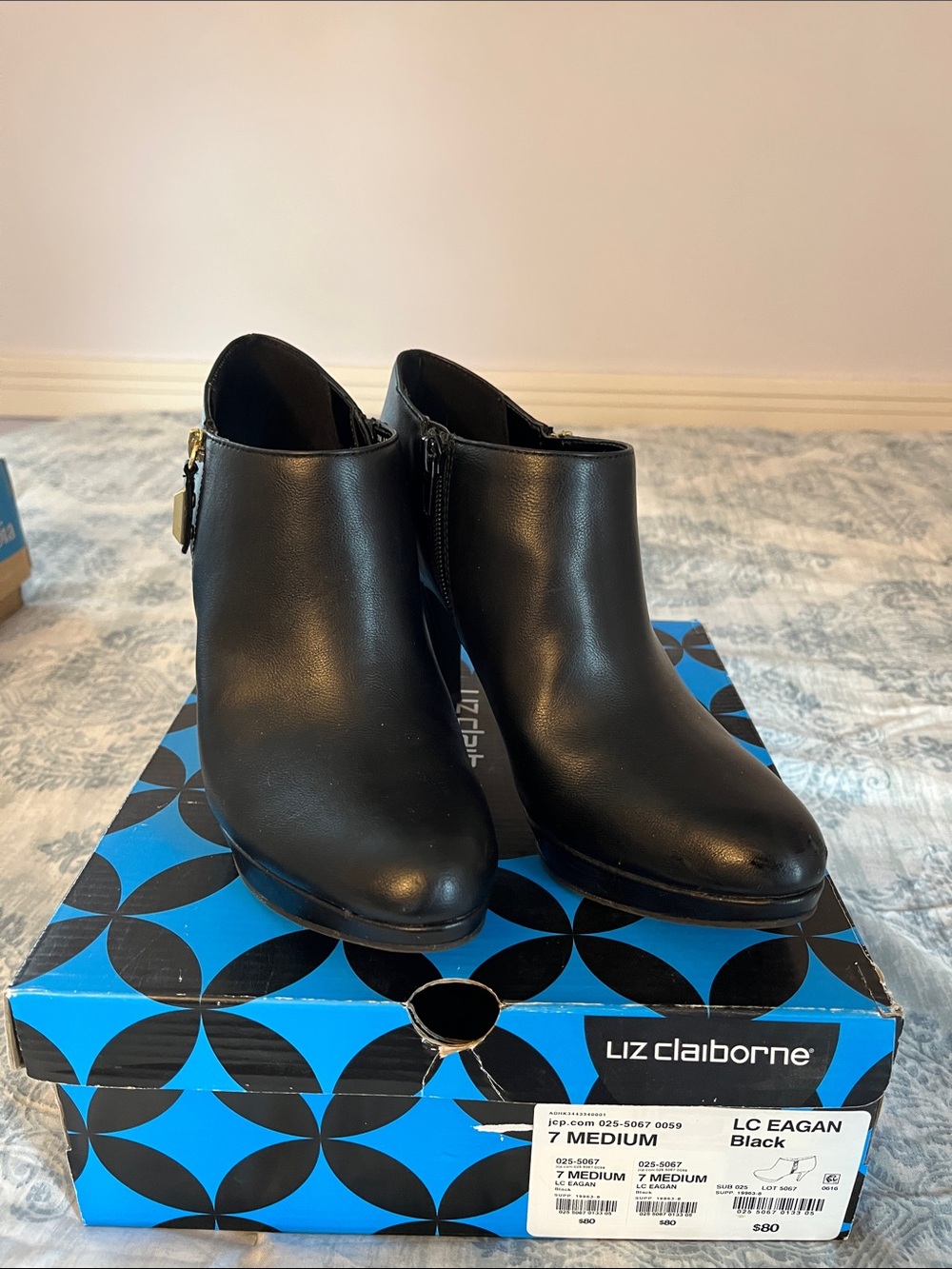 Liz Claiborne Black Leather Ankle Booties